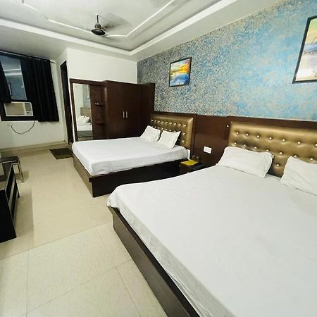 Premium Boston Rooms Family Hotel Agra  Dış mekan fotoğraf