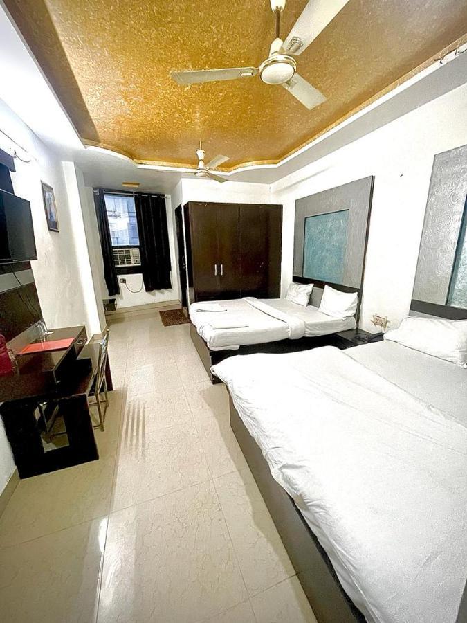 Premium Boston Rooms Family Hotel Agra  Dış mekan fotoğraf