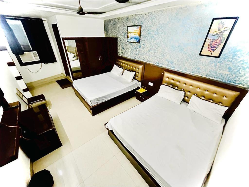 Premium Boston Rooms Family Hotel Agra  Dış mekan fotoğraf